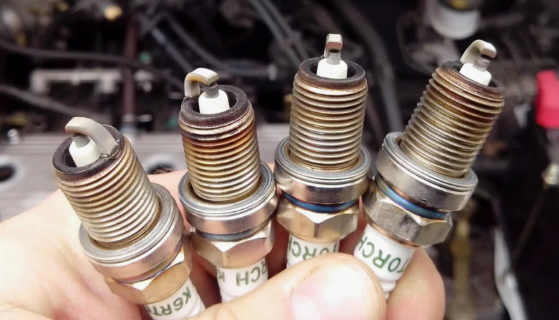 Zündkerzen: Wie sie funktionieren, wann sie gewechselt werden müssen und welche man wählen sollte