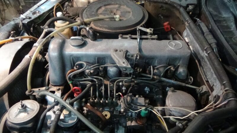 Mercedes OM617 3.0-Motor