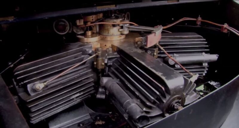 Wankelmotor – feste Kurbelwelle, rotierende Zylinder und Kolben (Adams-Farwell)