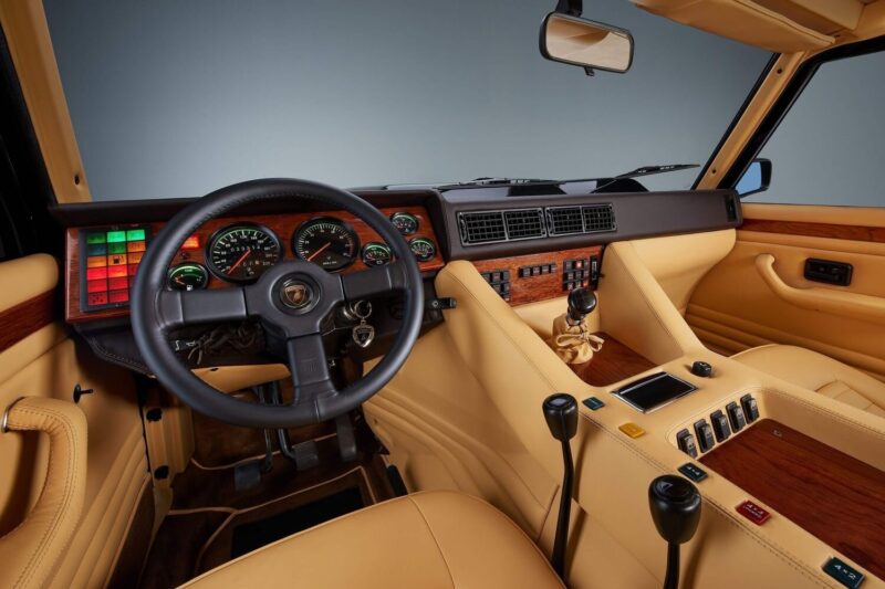 Lamborghini LM002. Ein Geländewagen-Supersportwagen