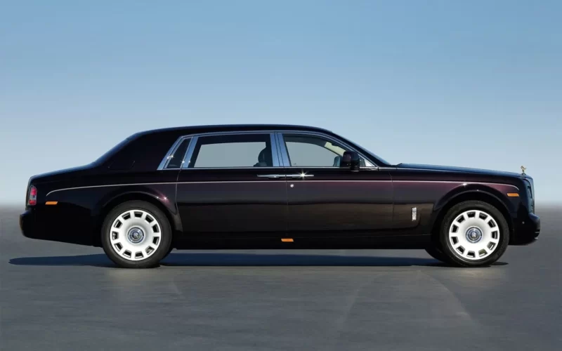 Rolls-Royce Phantom – 6,749 l V12, Saugmotor, Benzin